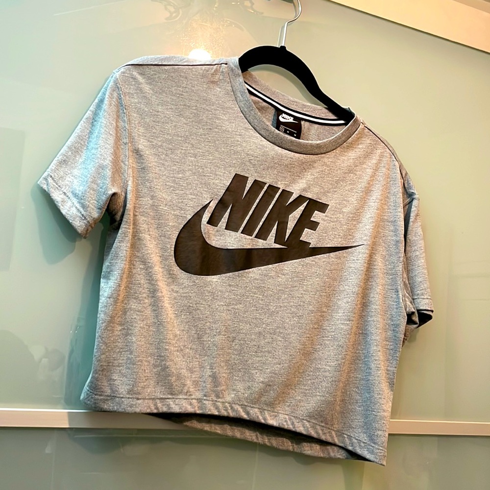 Nike grey crop workout top